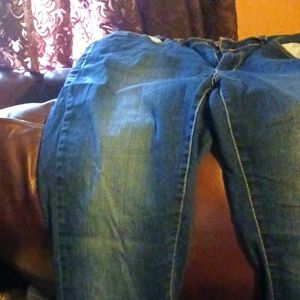 Levi signtures